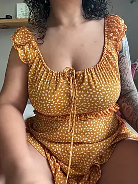 SugarTroubl33 online show from June 6, 2:01 pm