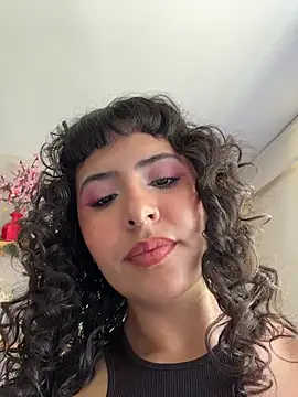SugarTroubl33 online show from June 20, 2:42 pm