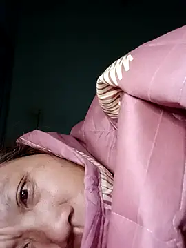 bella-la online show from February 8, 6:11 pm