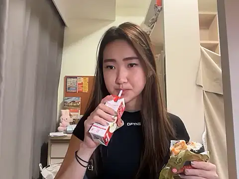 AlishaCheng online show from December 20, 1:37 pm