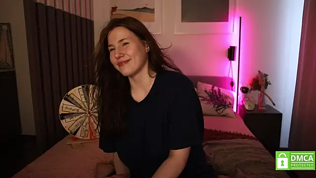 girl u never met online show from June 7, 5:31 pm