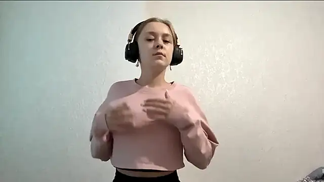 HOTBellakle online show from December 16, 4:29 am