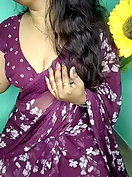 shreyareddy99 online show from February 4, 4:21 pm