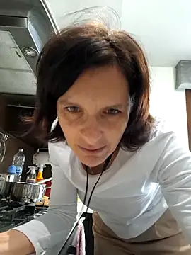 Piediniecollant online show from November 8, 2:00 pm