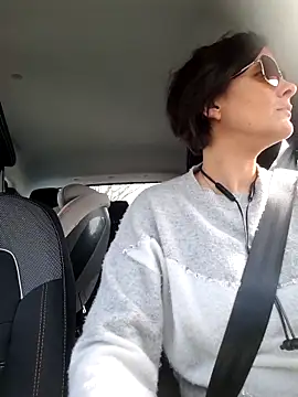 Piediniecollant online show from March 6, 11:38 am