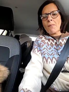 Piediniecollant online show from December 22, 12:30 pm