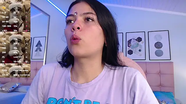 KikiVelvet online show from November 13, 5:12 pm