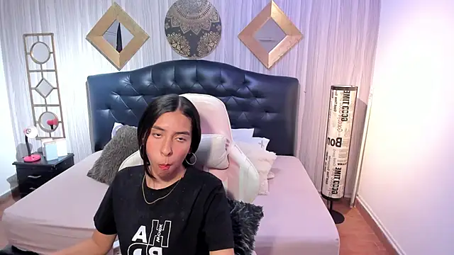 shirley sweet  online show from November 1, 8:46 pm