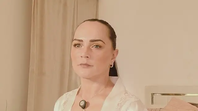 SiennaRosse online show from April 4, 8:40 pm