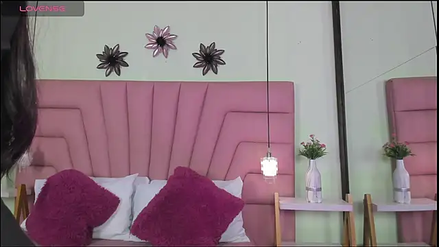 Kim Luna1 online show from May 2, 3:32 am