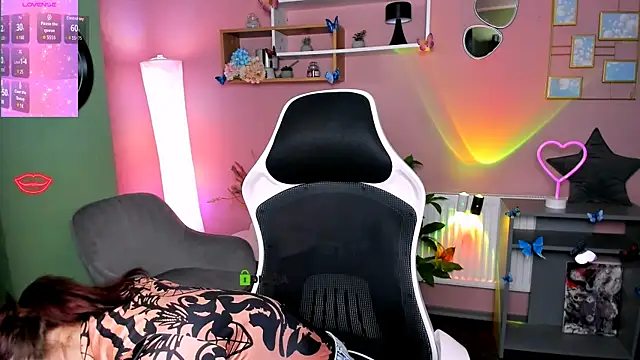 isabel wave online show from December 4, 1:13 pm