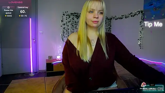 LisaCandy1 online show from February 5, 1:36 pm