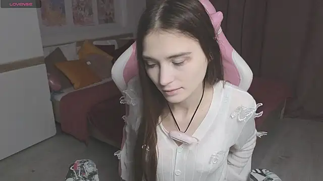 Hana Flo  online show from November 17, 1:12 pm