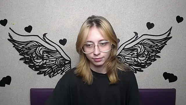 TracyLll online show from November 22, 1:14 pm