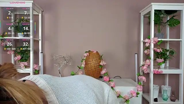 VanessaLightDiamond online show from January 15, 6:41 am