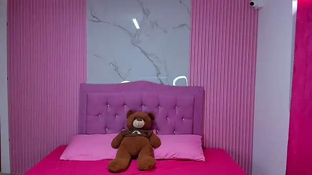 Missy 22 online show from December 2, 3:47 pm