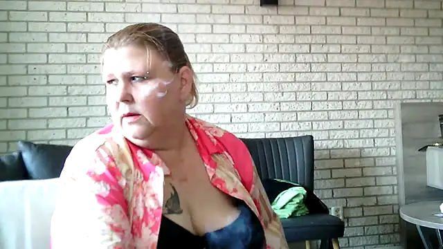 Sylviastar46 online show from April 14, 3:34 pm