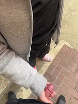 Teeny-Slut18 online show from May 16, 6:49 am