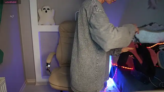 SophieTynes online show from November 12, 11:52 am