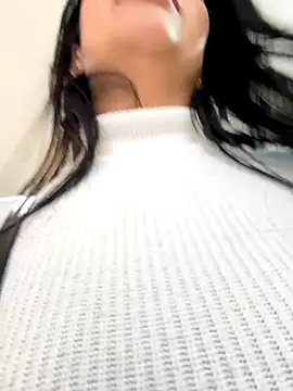 MailynAndNick online show from December 4, 4:52 pm