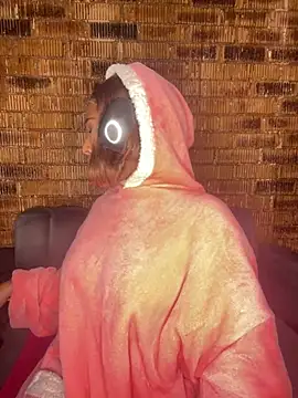 SP1CY MOMMY online show from June 23, 7:01 pm
