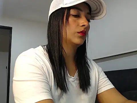 CamilaaOficial online show from December 4, 2:36 am