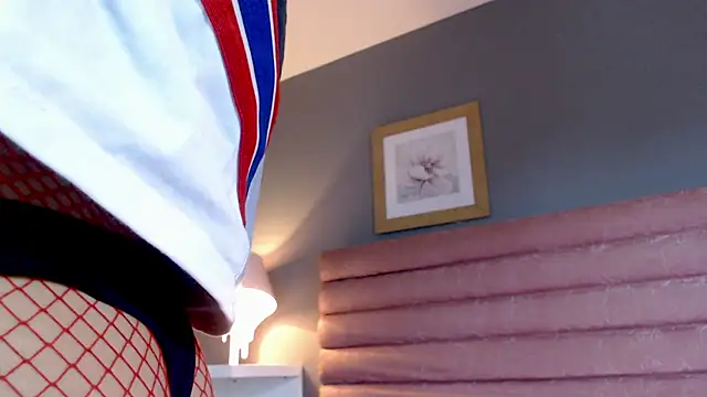 RavynRouge  online show from December 15, 1:05 pm