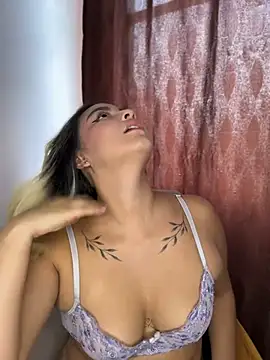 Elina Hills online show from June 5, 7:53 pm