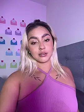 Elina Hills online show from February 10, 6:11 pm