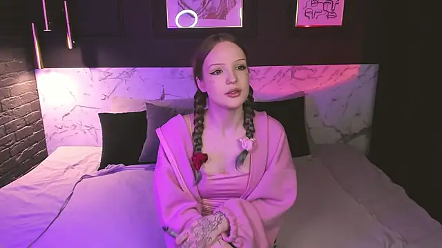 Iris Fresh online show from November 2, 9:40 pm