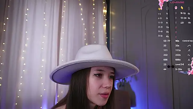 tinyanie online show from February 13, 7:21 am