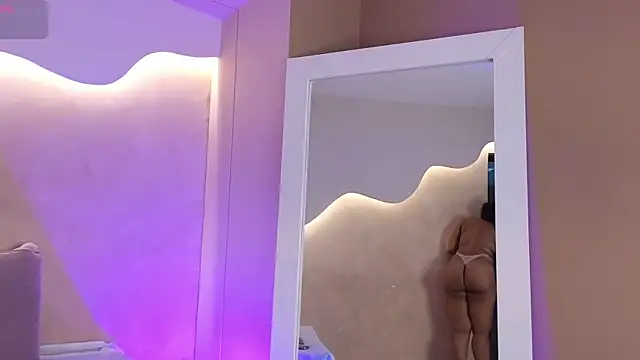 AlisonMartinezz online show from January 15, 12:44 pm