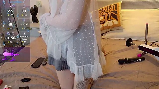 Nicolle moors online show from June 18, 4:12 pm
