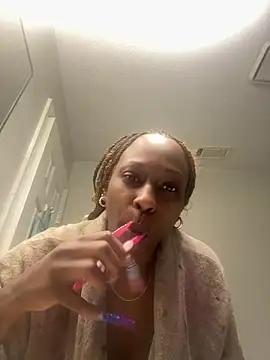 MadameMuse online show from April 7, 11:01 am