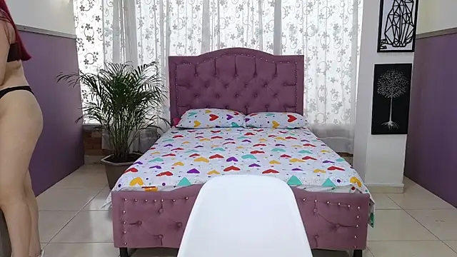 alaia skater online show from December 18, 8:46 pm