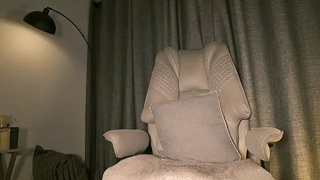 lianewhite online show from March 7, 1:56 am