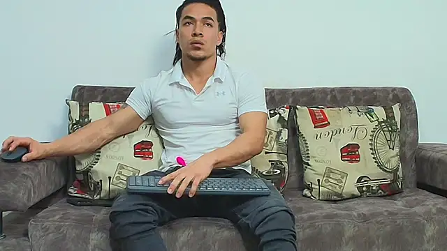 thebadboys05 online show from April 8, 4:36 am