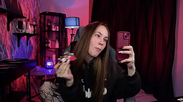 ElinVale online show from March 6, 12:00 pm