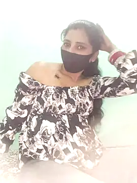 Divine Lustt online show from February 19, 5:01 pm