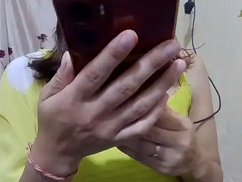 maira 33 online show from November 13, 4:06 pm