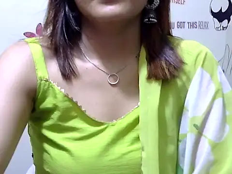 maira 33 online show from May 15, 11:18 pm