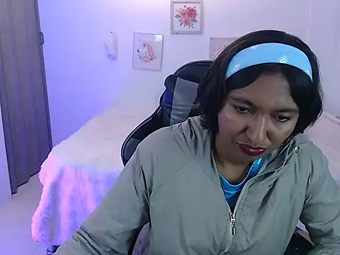 Samanta 777 online show from April 18, 8:17 am