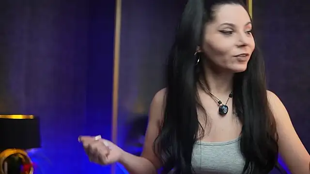 GiaEasyIce online show from April 8, 8:33 pm