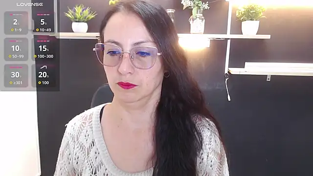 Lauryn Jones online show from April 1, 4:15 pm