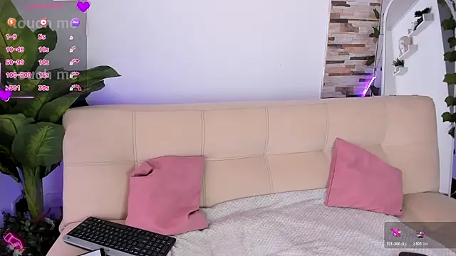 Evelyn R  online show from July 23, 3:42 pm