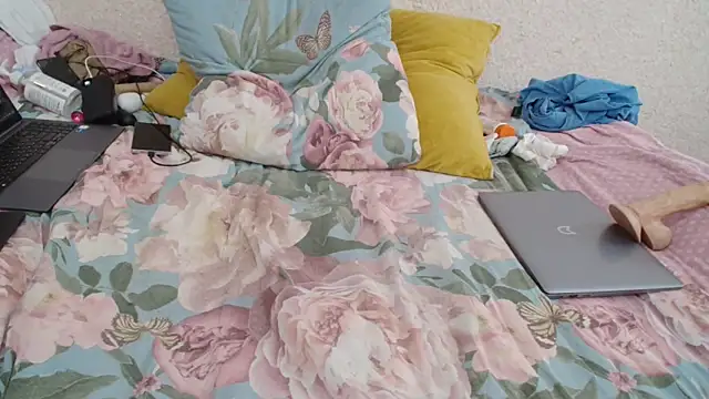 ksenia 444 online show from February 8, 7:23 am