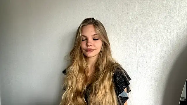 SweetAmelia69 online show from November 5, 6:29 am