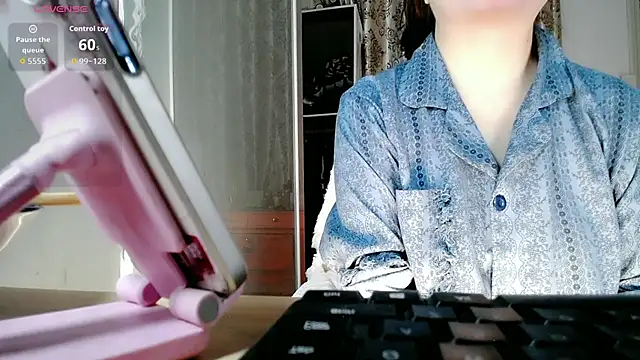 xxx719042 online show from May 5, 4:59 am