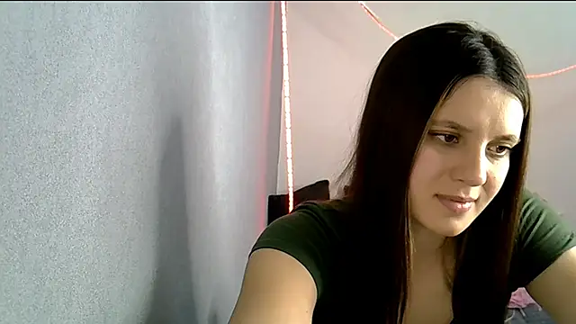 KiraHoney online show from April 4, 8:40 pm