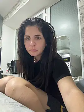 AmandaMartinezz online show from November 14, 9:15 pm